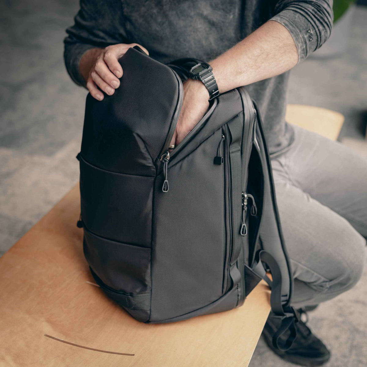 Premium CORDURA Faraday Signal Blocking Backpack for Discreet Tech Security