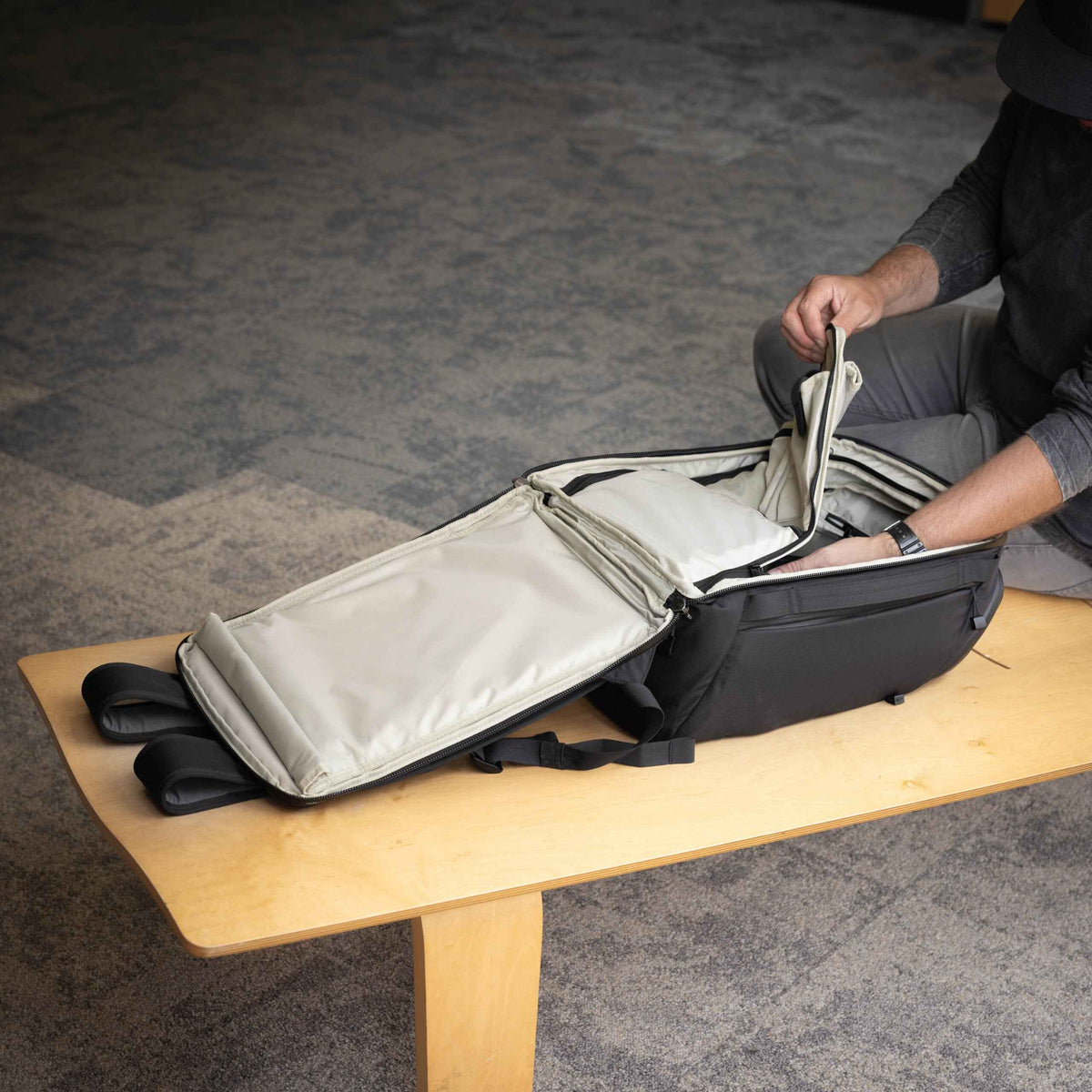 Premium CORDURA Faraday Signal Blocking Backpack for Discreet Tech Security